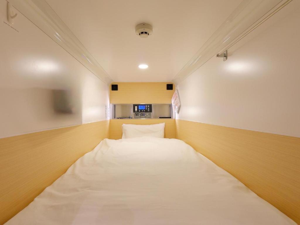 Acro Capsule Hotel Namba Dotonbori Ōsaka Extérieur photo
