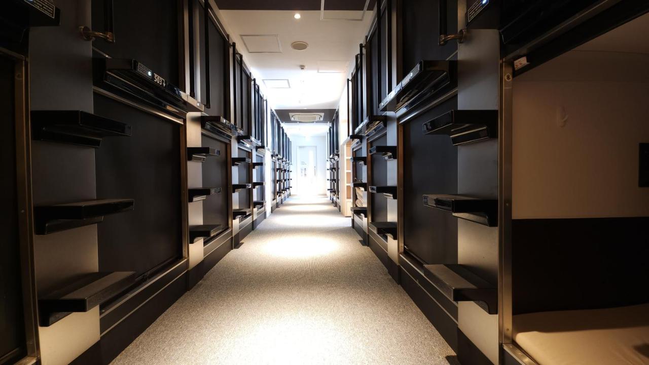 Acro Capsule Hotel Namba Dotonbori Ōsaka Extérieur photo